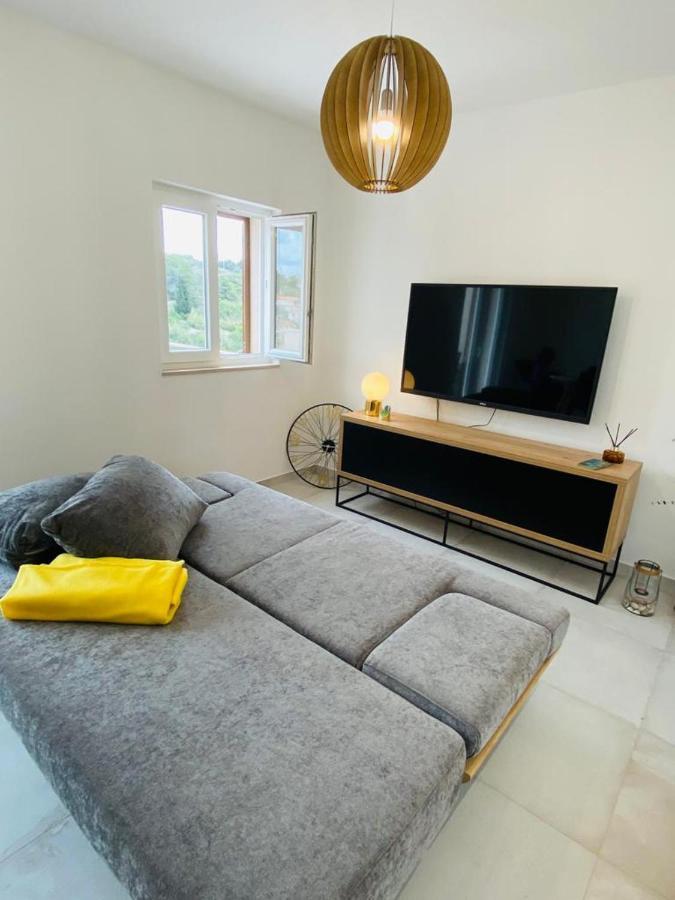 New Apartment With Panoramic View 斯托莫斯卡 外观 照片