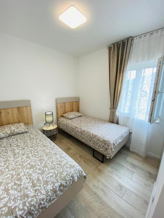 New Apartment With Panoramic View 斯托莫斯卡 外观 照片