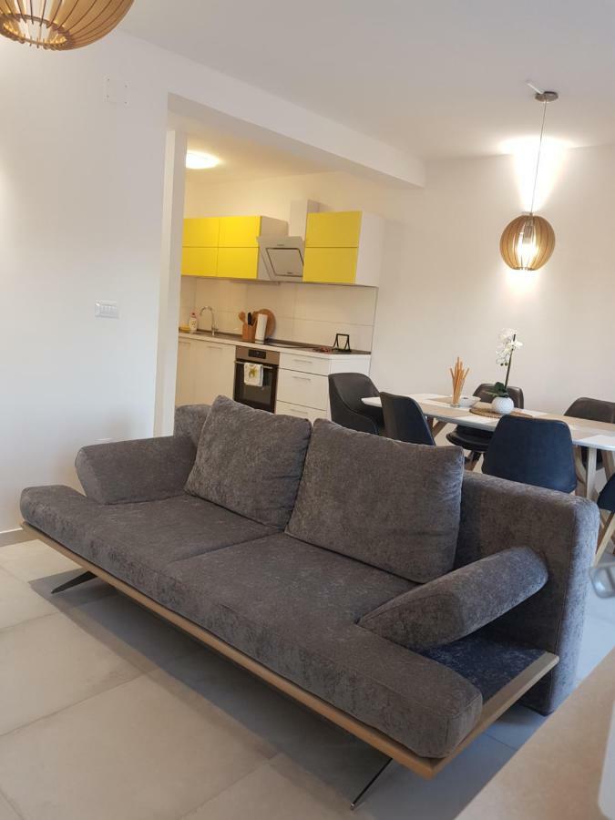 New Apartment With Panoramic View 斯托莫斯卡 外观 照片